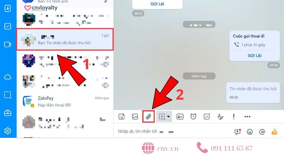 Mở cuộc trò chuyện và bấm vào biểu tượng đính kèm