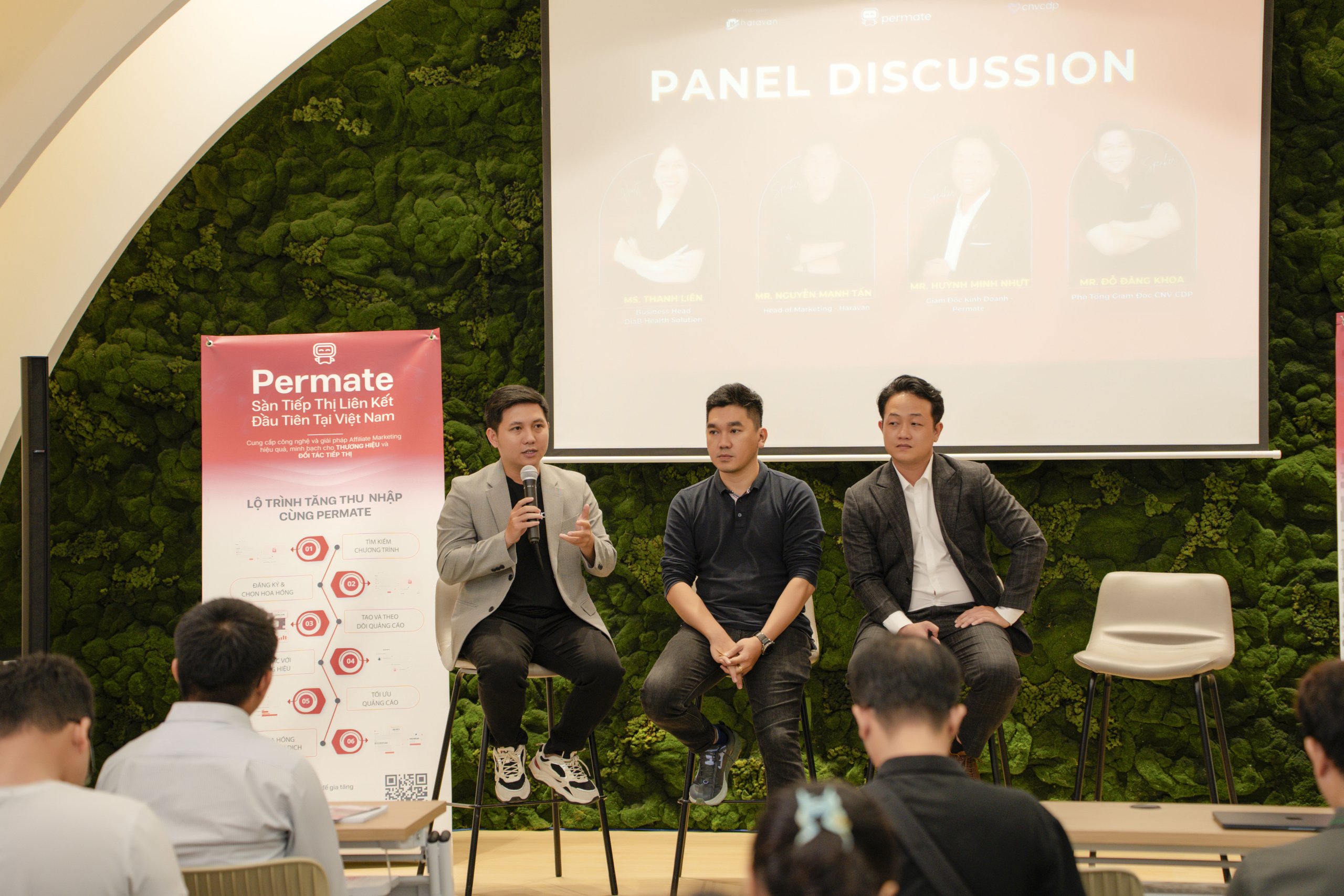 XÂY D2C: TẠO VÙNG LỢI NHUẬN BỀN VỮNG CHO ECOMMERCE - Cùng CNV CDP Làm Chủ Hệ Sinh Thái Bán Hàng Và Dữ Liệu Khách Hàng 3 Phần Q&A hấp dẫn tại sự kiện XÂY D2C TẠO VÙNG LỢI NHUẬN BỀN VỮNG CHO ECOMMERCE