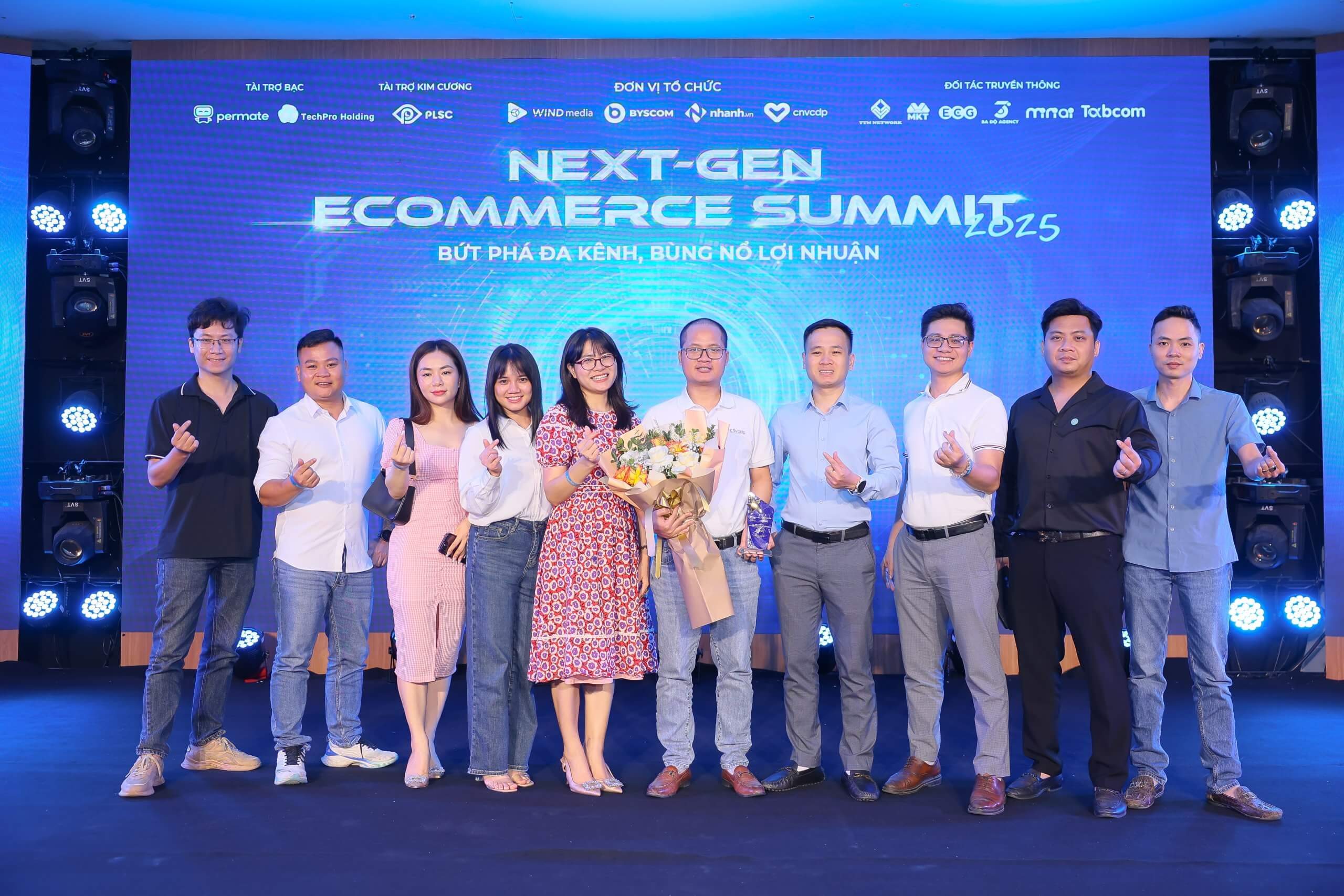 NEXT-GEN ECOMMERCE SUMMIT 2025 – CNV CDP Đồng Hành Bứt Phá Đa Kênh, Bùng Nổ Lợi Nhuận 3 Đội ngũ CNV tham gia sự kiện NEXT-GEN ECOMMERCE SUMMIT 2025