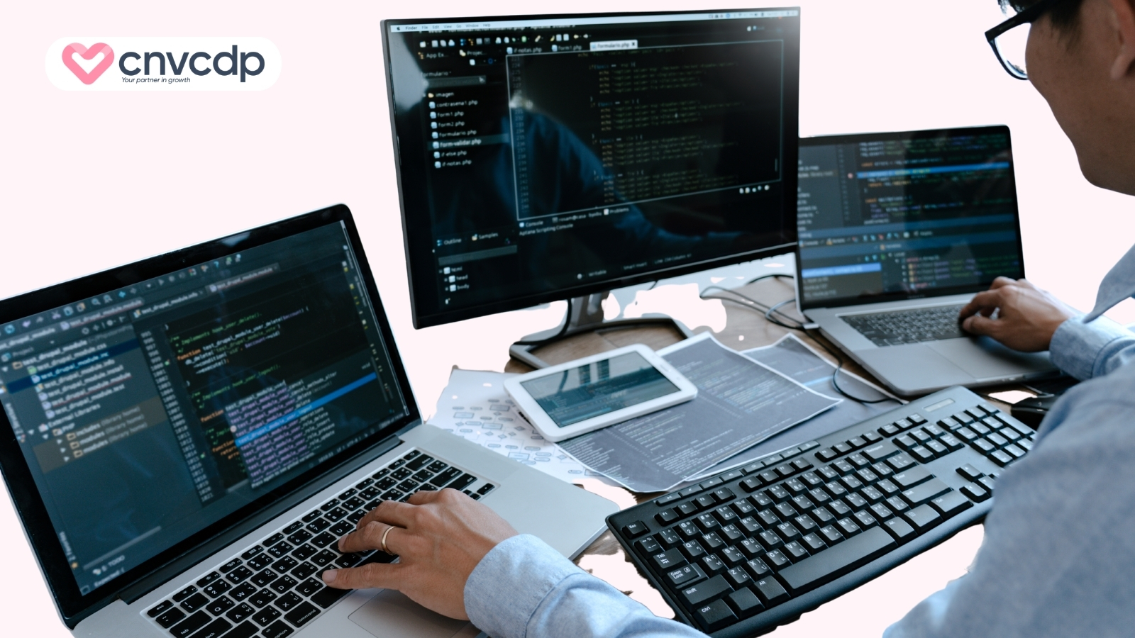 Xu hướng CRM 2026 đột phá AI, CDP và tự động hóa đa kênh 6 Low-code/No-code giúp doanh nghiệp tự xây dựng quy trình CRM